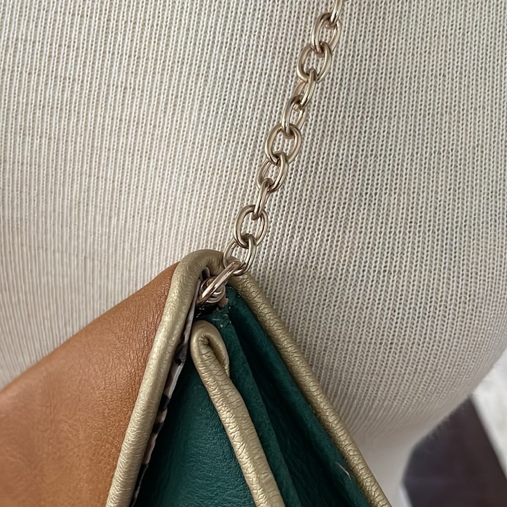 Big Buddha crossbody clutch chain shoulder bag LIKE NEW warm Brown Green Gold - Picture 5 of 8